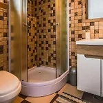 Iva *